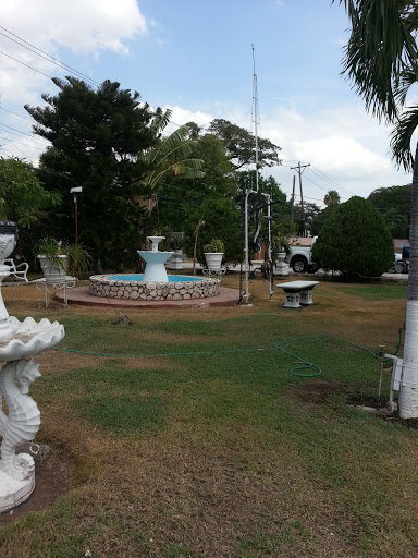 Fountain At 1 1 Ardenne Rd