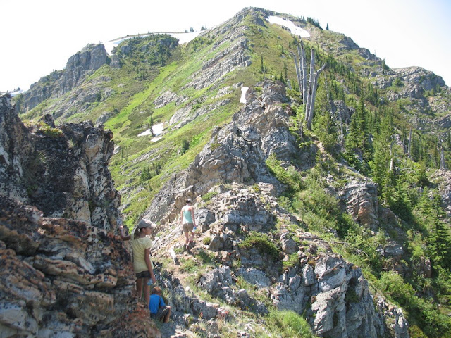 The ridge up has some awesome rock