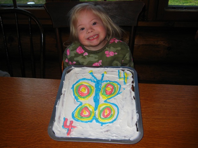 [Cabin  Mem. weekend 5-26,  (Annes 4th bday 155[2].jpg]