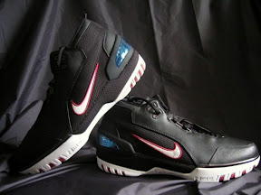 timeline 031107 shoe blkwhtred 37 2003 04 Timeline