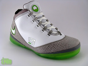 Zoom Solder II Dunkman Sample vs Released Comparison lbj soldier ii og dunkman8 2 Zoom Solder II Dunkman Sample vs Released Comparison