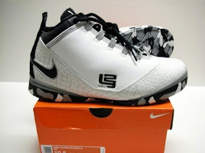 lbj soldier ii tb white black1 03 White Black Grey Zoom Soldier II TB Camo Real Pics