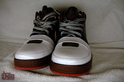 White/Black Varsity Red LeBron VI Sample Showcase nike zoom lebron 6 gr black white red 7 02 White/Black Varsity Red LeBron VI Sample Showcase