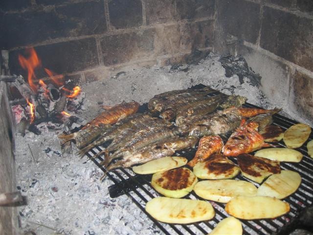 [HVAR BARBECUE[2].jpg]