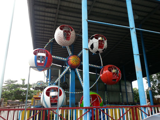 Sports Ferris Wheel