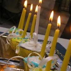 Hanukkah Cupcakes Menorah