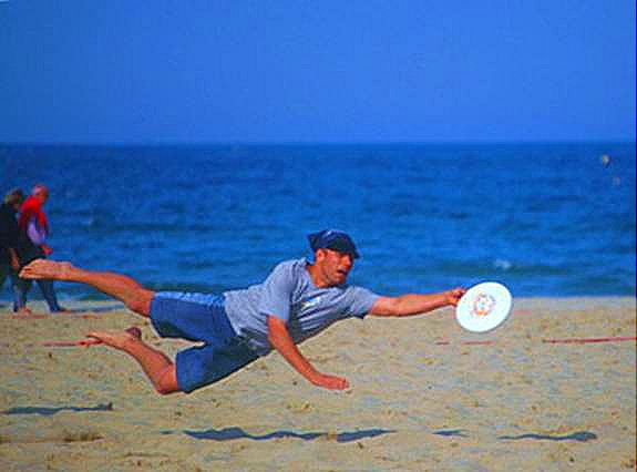 [Frisbee[9].jpg]