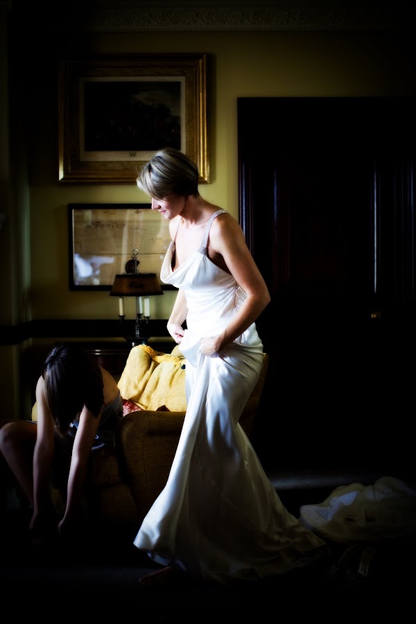 Bride getting ready by Kat Toft - Wedding Getting Ready