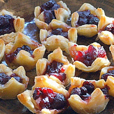 Cranberry Brie Appetizer Bites