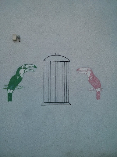 TÜ - Vögel An Der Wand