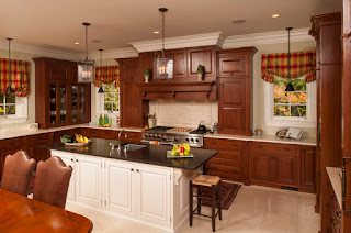 Mantle Hood with contrasting island