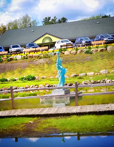 Statue of Liberty at Cola Santis Market