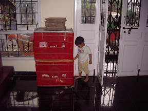 LG inspecting packing