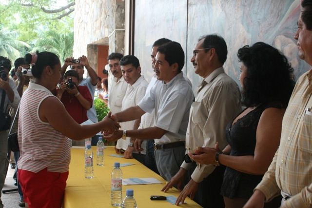 [ENTREGA FAMPEGRO CHEQUE OK[7].jpg]