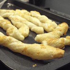 Crispy Cheese Twists