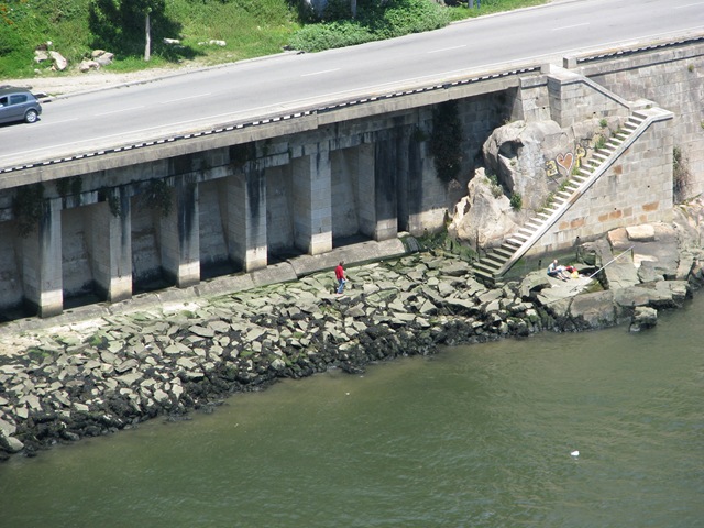 [2008.06_porto_pilar_fontainhas_023[3].jpg]