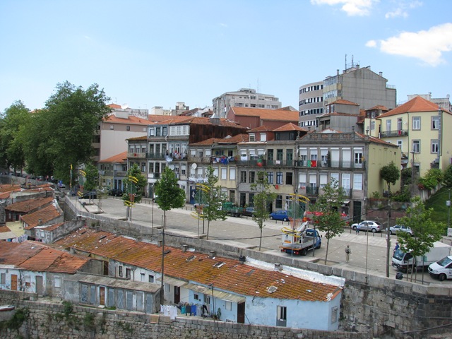 [2008.06_porto_pilar_fontainhas_060[3].jpg]
