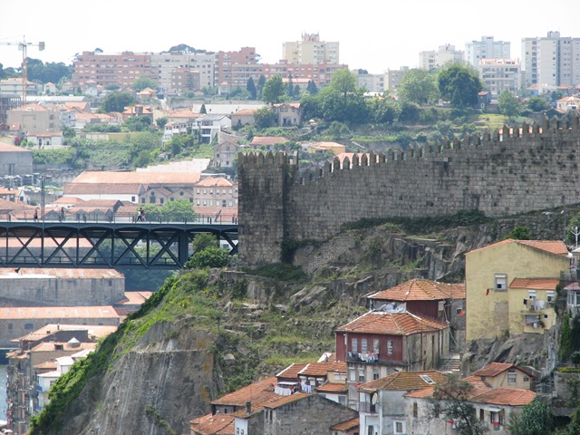 [2008.06_porto_pilar_fontainhas_061[3].jpg]