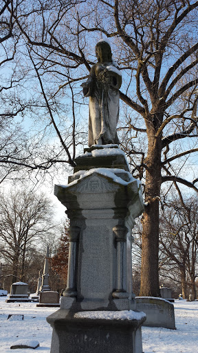 Teutenberg Lady Memorial Statue