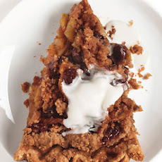 Cinnamon Apple Pie with Raisins and Crumb Topping
