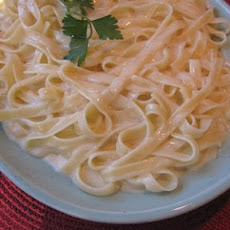 Easy Creamy Fettuccine Alfredo Recipe