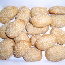 Regina (Queen's Biscuit)