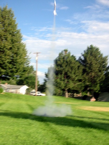 [shooting rocket (3)[2].jpg]