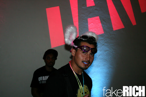 one of MANY dudes rocking the light up bunny ears... I dont get it