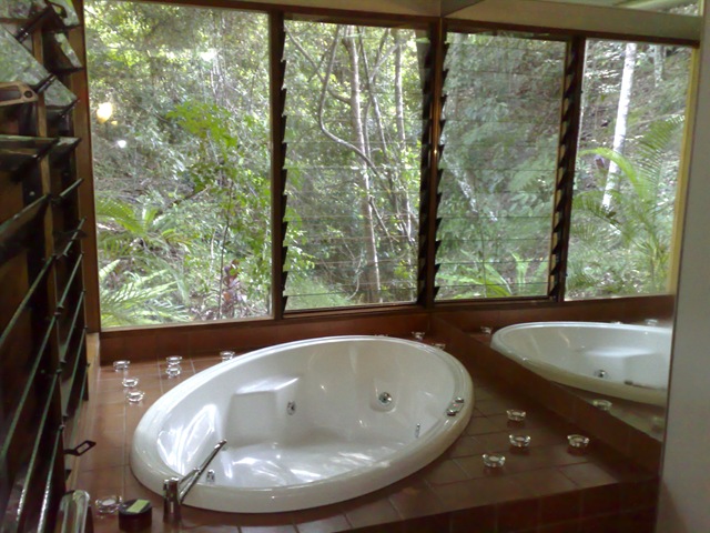 [310320085982.jpg]