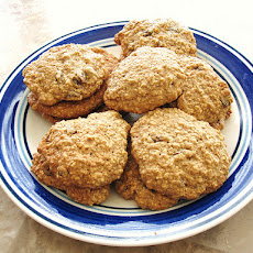 Low-Fat Oatmeal Cookies