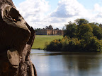tree_lake_and_blenheim_palace.JPG 