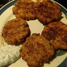 Healthier Salmon Cakes With Lime Dill Sauce