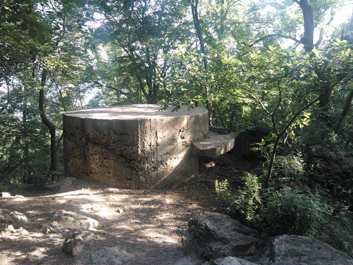 登山道上第二个碉堡