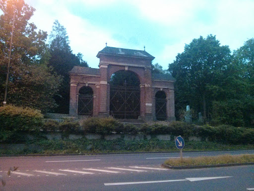 Eingangsportal Westfriedhof