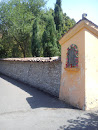 Mura Del Convento E Madonnina Votiva