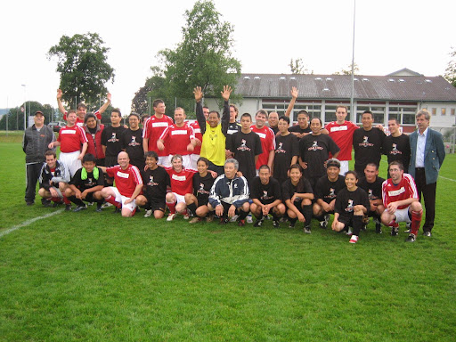 FC Nationalrat mit FC Team Tibet (64k image)