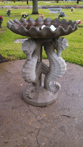 Seahorse Bird Fountain