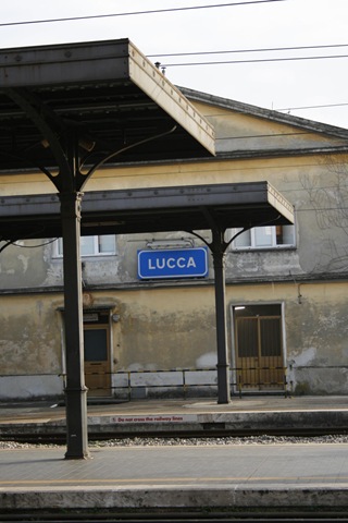 [Stationen i Lucca.jpg]