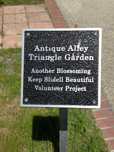 Antique Alley Triangle Garden