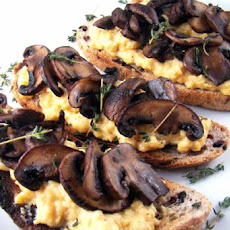 Creamy Sauteed Mushrooms with Toast