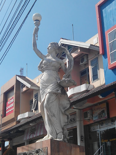 Patung Dewi Lampu