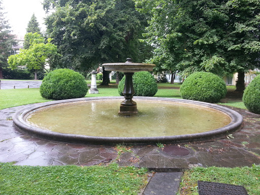 Bagneres - Fontaine Du Parc