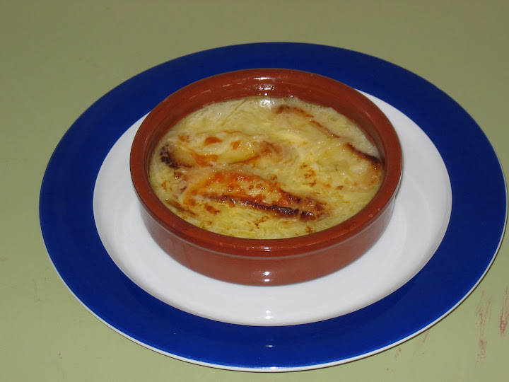 sopa gratinada de cebolla