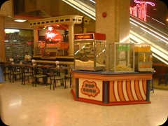 Surabaya Plaza - Kafe Trumps