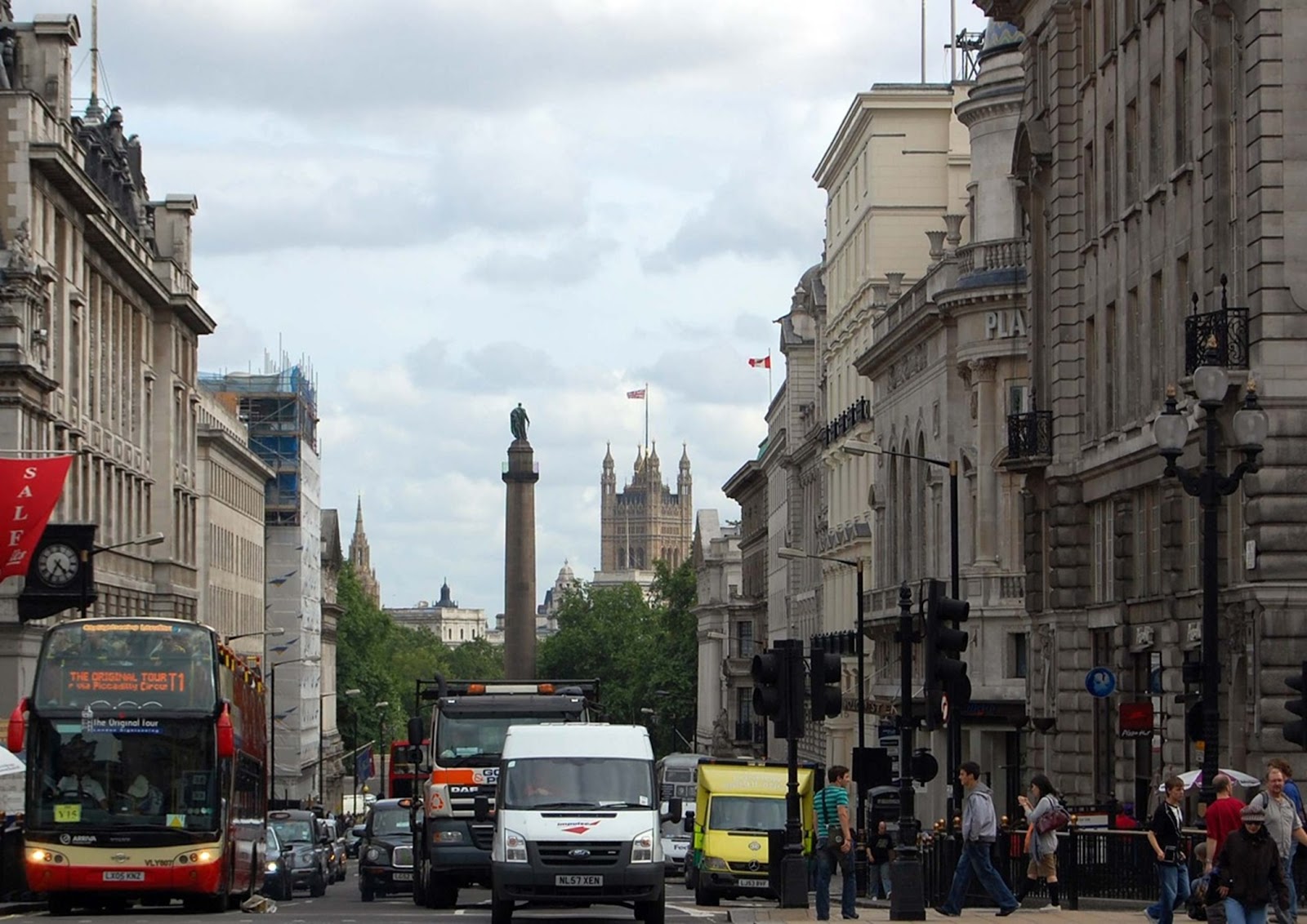 [London332.jpg]