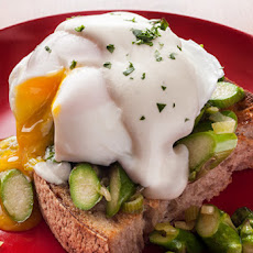 Asparagus Benedict with Chèvre-Dijon Sauce Recipe