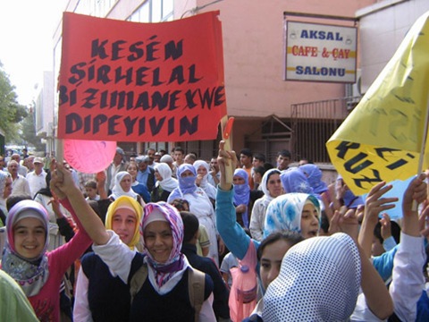 [siirt_anadil_yuruyusu1[3].jpg]