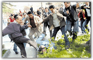 [Kürt i_çilere linc trabzon[2].gif]