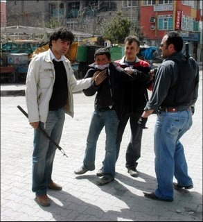 [polis_kolkirma_hakkari1_b[2].jpg]