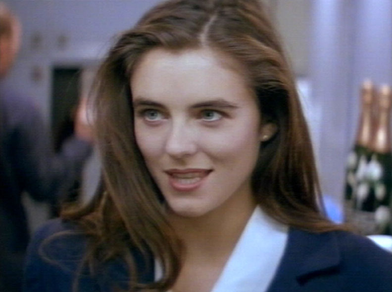 Elizabeth-Hurley.jpg